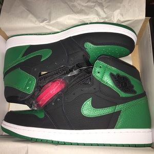 Air Jordan 1 pine green